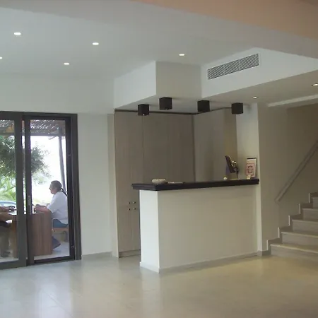 Aura Boutique Hotel 3*