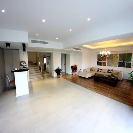 Aura Boutique Lixouri