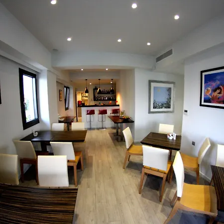 Hotel Aura Boutique 3*
