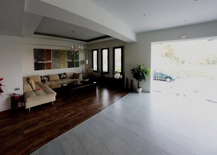 Aura Boutique 3*